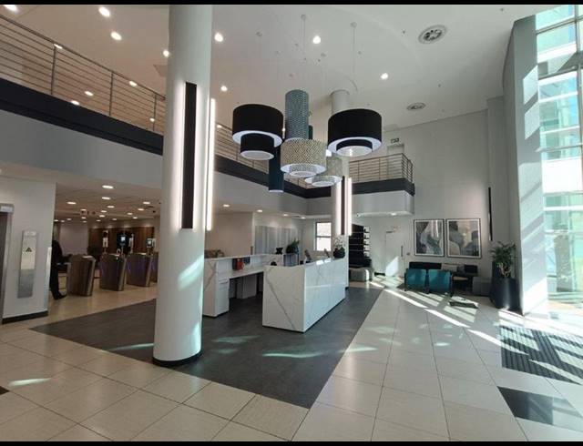 BUSINESS PROPERTY TO RENT IN CONSTANTIA KLOOF